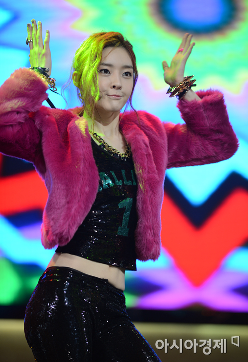 [포토] 티아라 '골든글러브 축하공연'