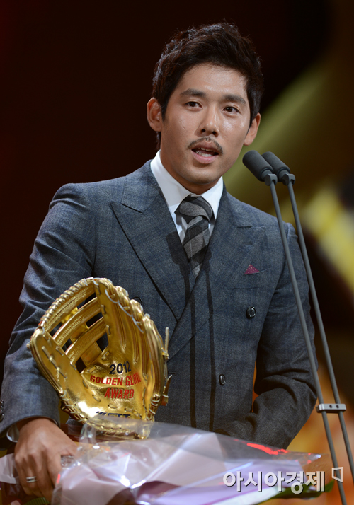 [포토] 수상소감 밝히는 골든글러브 외야수 부문 KIA 이용규