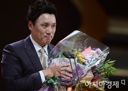 [포토] 이승엽 '골든글러브 지명타자 부문 수상'