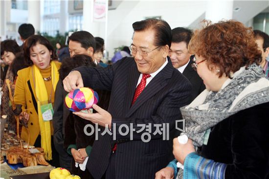 [포토]전남도 주부명예기자단 "사랑나눔바자회" 개최