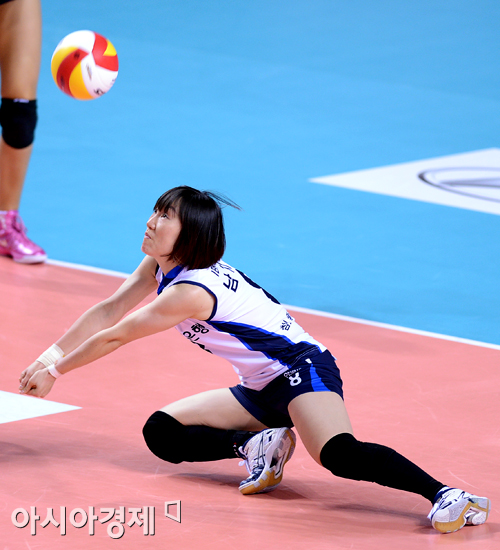 [포토] 남지연 '몸 날려 서브리시브!'