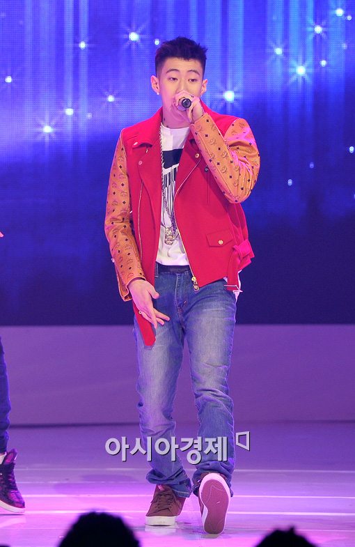 [포토]박재범 '리듬에 몸을 맡겨'