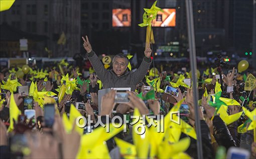 '문안드림'에 광화문 '디비졌다'…文 "네거티브 끝까지 안해"(종합)