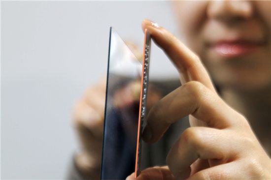 KCC, 국내최초 1mm 박판 판유리 생산