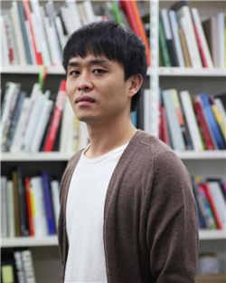 제 4회 일우사진상 올해의 주목할만한 작가(전시)에 선정된 김태동씨. 