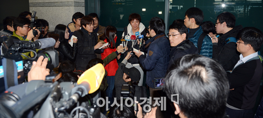 [포토] 취재진에 둘러싸인 임창용