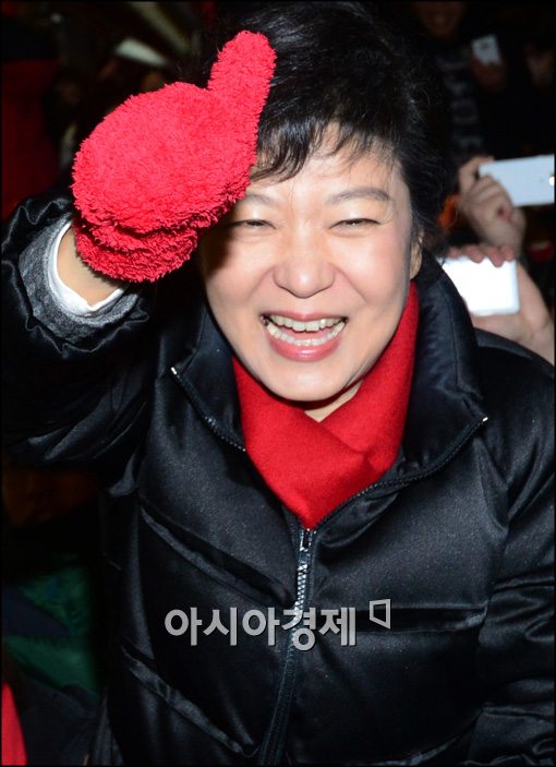 [포토]박근혜 후보,'기호 1번 입니다'