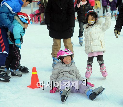[포토]넘어져도 즐거운 스케이트 