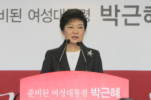 참배·회견·접견·통화…朴 당선인 정중동 첫 공식행보