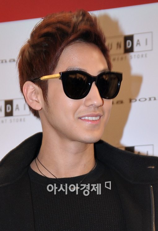 [포토]女心 흔드는 김범의 미소~