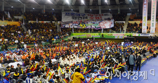 '10구단 경쟁' KT, 'Ownership Sharing'으로 '팬심' 잡는다