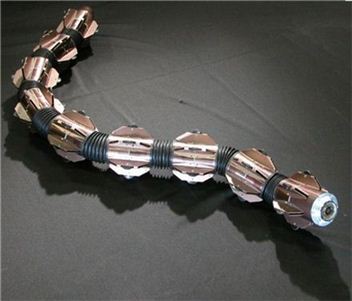 ▲ 도쿄대에서 개발한 수륙양용로봇 'ACM-R5' (출처 : 히로세·후쿠시마 로보틱스 랩)