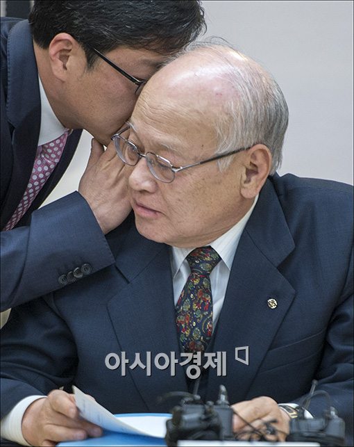 [포토]보고 받는(?) 김용준 인수위원장