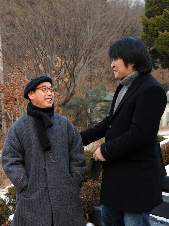 김영현 "망명정부로 모여라. 신명나게 한바탕 놀자"