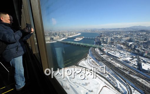 [포토]"하얀 서울 예뻐요"