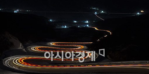 [포토]뱀띠해를 기다리며··· 희망의 불 밝힙니다