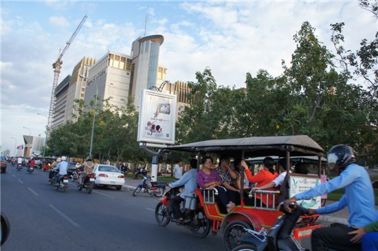 외국기업 규제 '제로'...프놈펜이 떠오른다