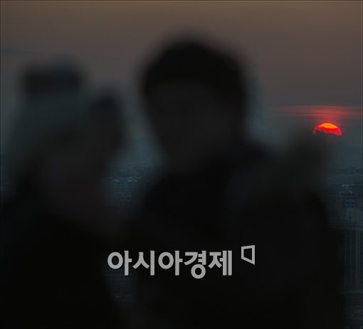 [포토]‘2012년 마지막 일몰과 기념 사진’