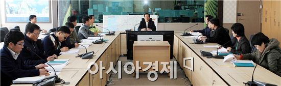 [포토]박준영 전남지사, 재난종합상황실 방문