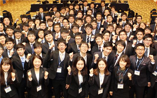 [포토]두산인프라 신입사원들 "2013년은 우리의 해"
