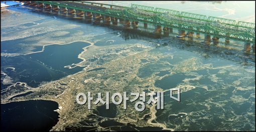 [포토]결빙된 한강철교 일대