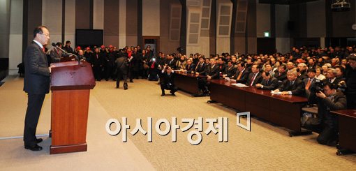 [포토]신년인사 전하는 황우여 의원