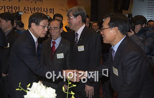 [포토]중소기업인 만나는 김황식 총리