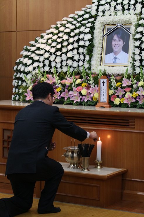 [포토] 조문객 발길 이어지는 故 조성민 빈소