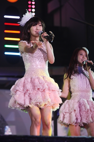 [포토]카라 니콜, '내 손을 잡아봐요~'