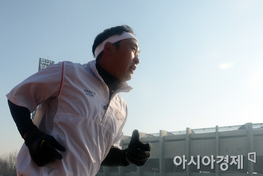 [포토] 봉중근 '밝은 내일을 향해 달린다'