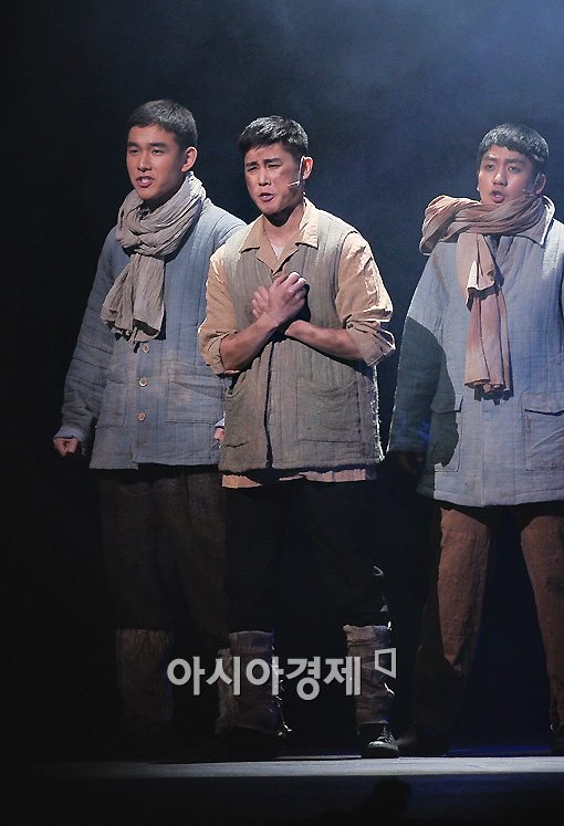 [포토]'프라미스' 정태우, 전쟁에 찢어지는 가슴