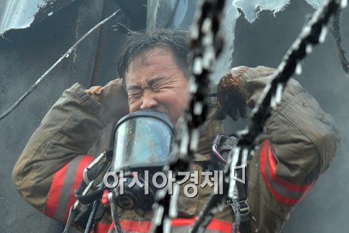 [포토]최선을 다하는 소방대원 