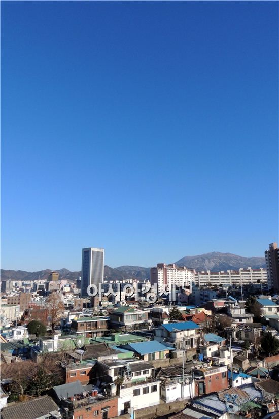 [포토]파란 하늘 속에 매서운 추위