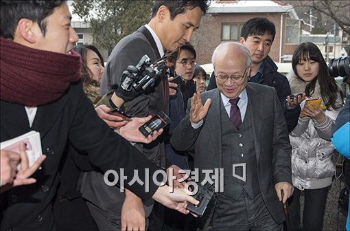 [포토]업무 보고 받으려 오는 김용준 인수위원장