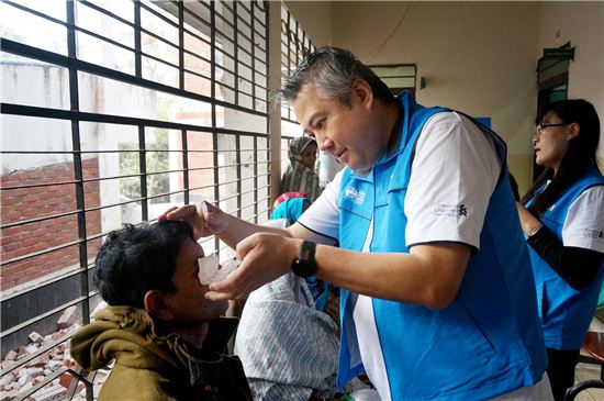 한국SC은행, 방글라데시에서 안과의료봉사 진행