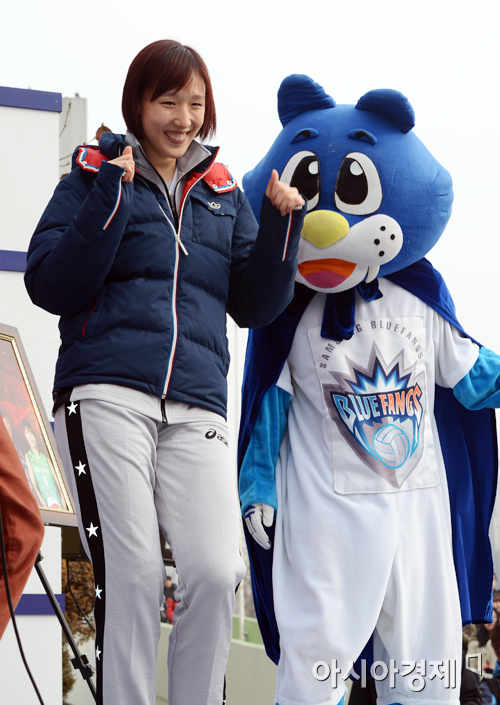 [포토] 황연주 '갈고 닦은 댄스실력 선보여요'