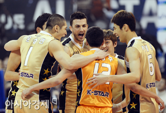 [포토] K스타 '금빛 기쁨'