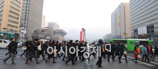 [포토]안개 속 바쁜 출근길 