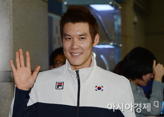 [포토] 마린보이 박태환 '전지훈련 잘 다녀오겠습니다'