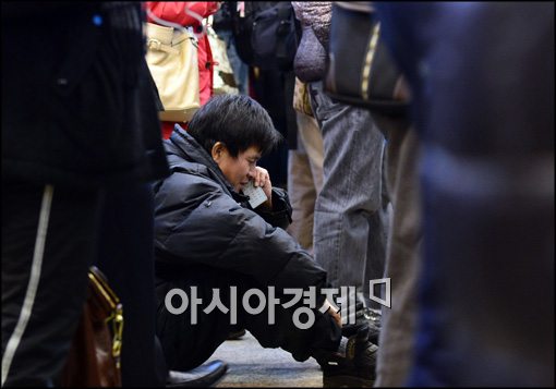 [포토]열차 예매 위해 기다리는 시민