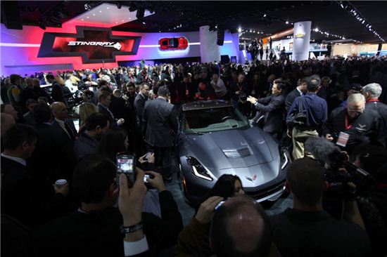 [2013 디트로이트 모터쇼]콜벳 7세대 모델 세계 최초 공개