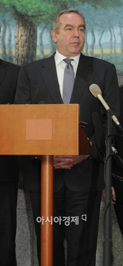 [포토]커트 캠벨 "유엔 대북 제재 협의중"