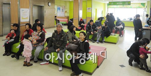 [포토]이른 아침부터 바쁜 소아병동 