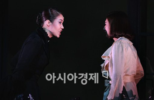 [포토]뮤지컬 레베카, 갈등이 극에 달한 옥주현-임혜영