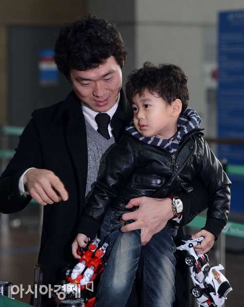 [포토] 정수성 '아들, 아빠 전지훈련 다녀올께'