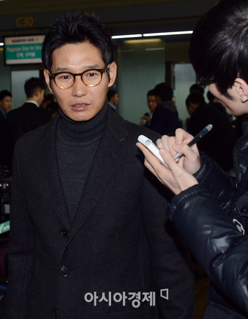 [포토] 출국 인터뷰하는 염경엽 감독