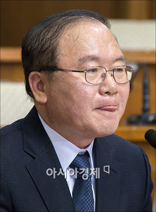 [포토]'답변 고심'