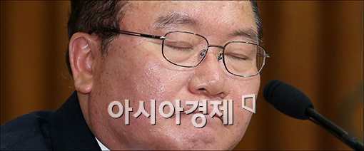 [포토]쏟아지는 의혹들, 난감한 이동흡 후보자