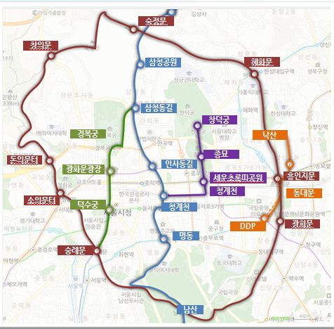 도심권 고궁, 쇼핑, 역사문화 공간을 연결하는 보행길 조성 계획 이미지. '경복궁~덕수궁~경희궁~돈의문터'를 잇는 도심고궁길과 '남산~명동~인사동~북악스카이웨이' 명소길 그리고 '청계천~동대문~흥인지문~낙산' 동쪽 서울성곽길을 연결하는 '걷는 길'이 만들어질 전망이다. 