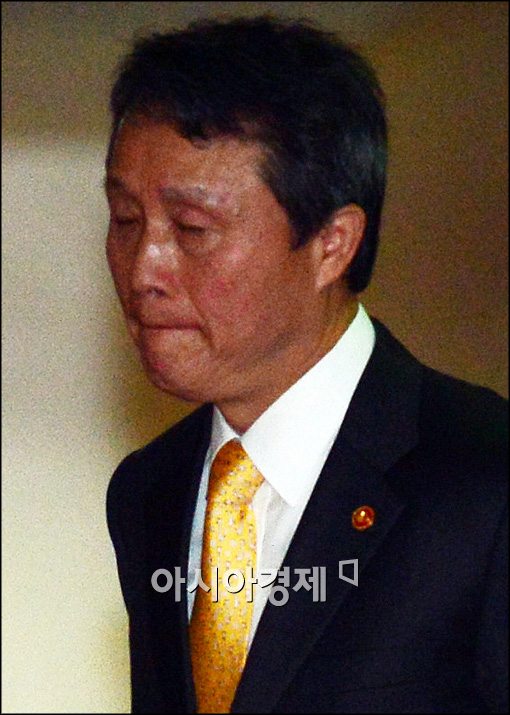 [포토]국무회의에 참석한 권도엽 국토부 장관